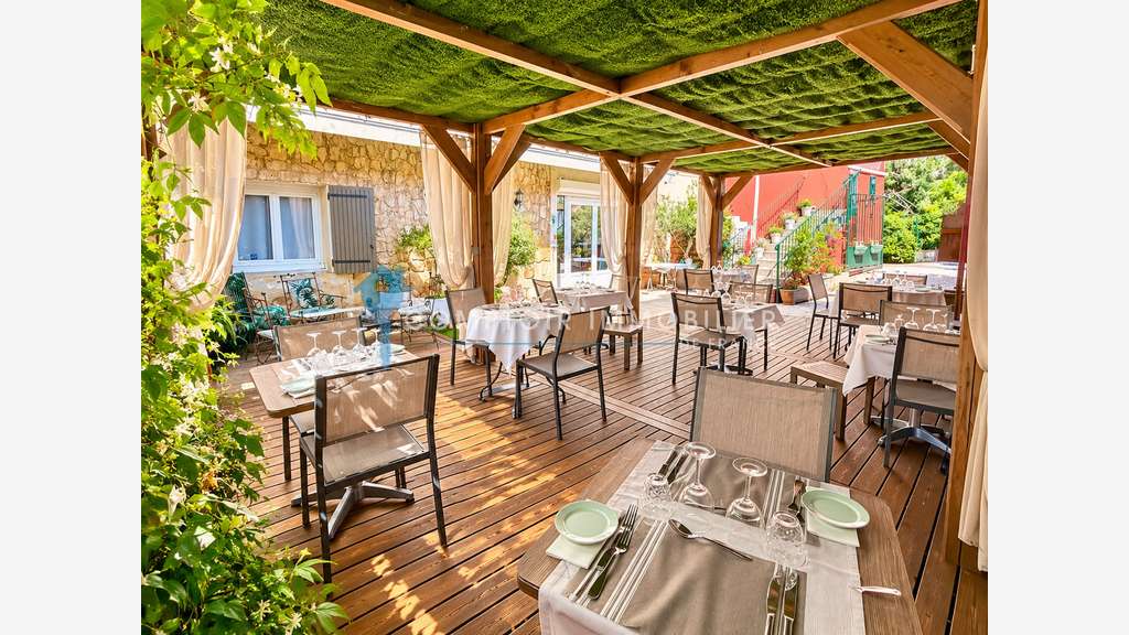 EN EXCLUSIVITÉ HÔTEL-RESTAURANT DE CHARME MURS