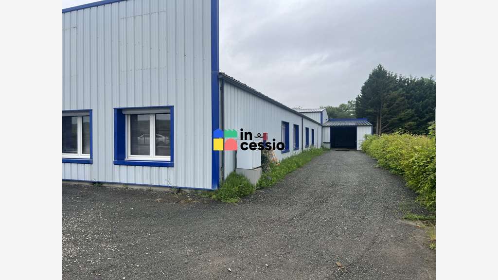 A vendre local artisanal 842m² secteur Est Sarthe