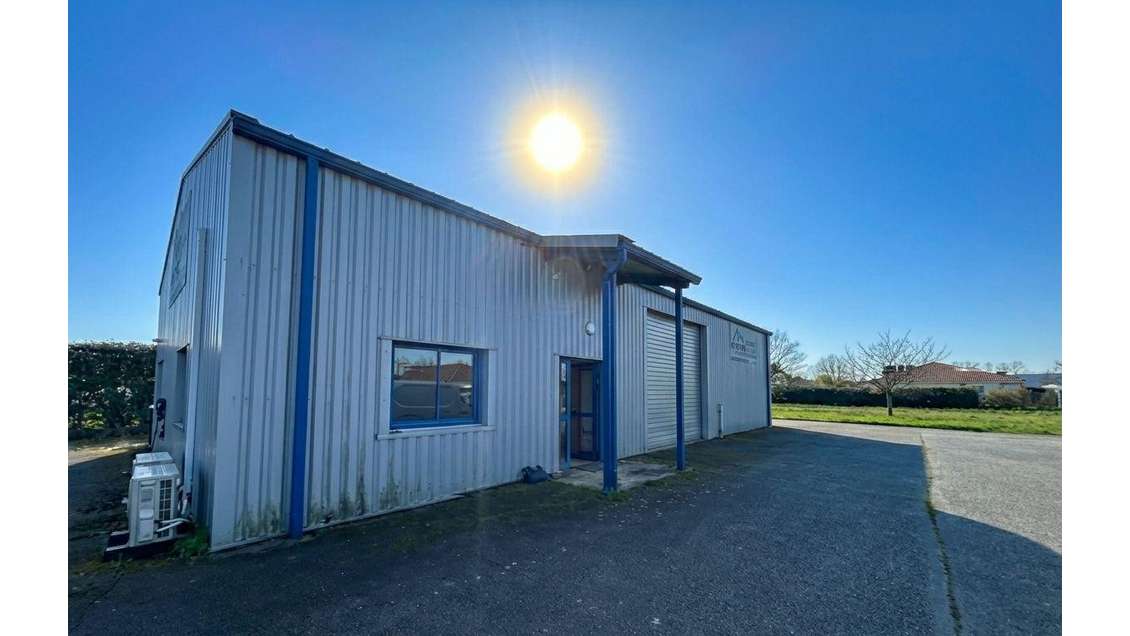 Vente local d'activités de 200m² à Vic-en-Bigorre