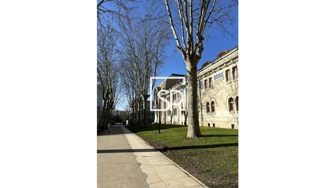 Entrepôt local d'activité 20772m² à vendre à Vichy