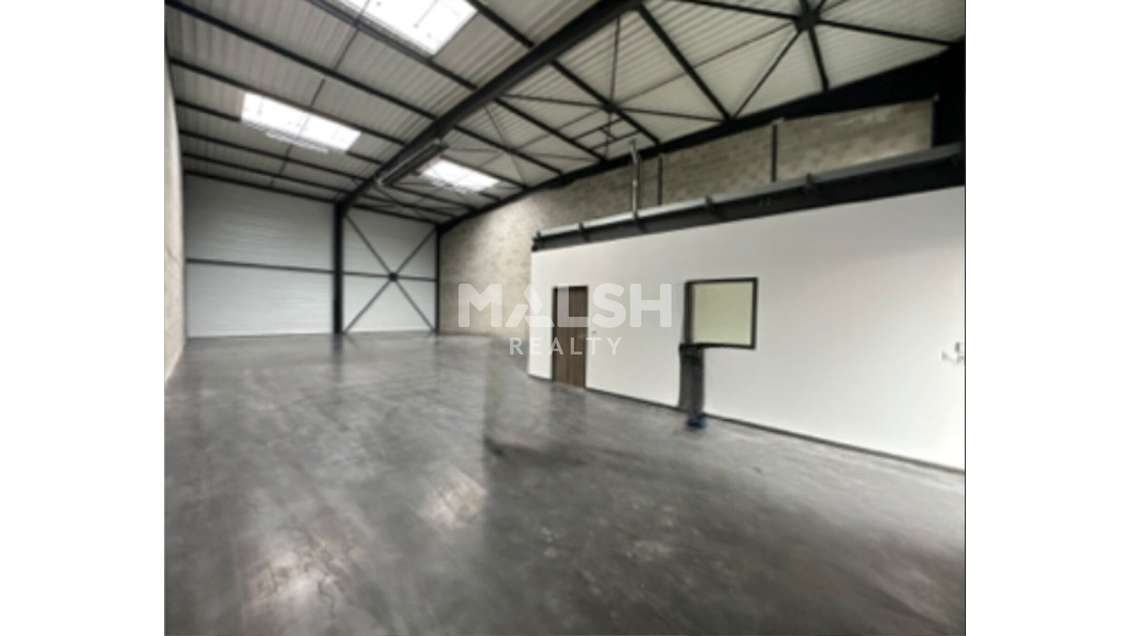 Local d'activités 327m² à Villefranche-sur-Saône