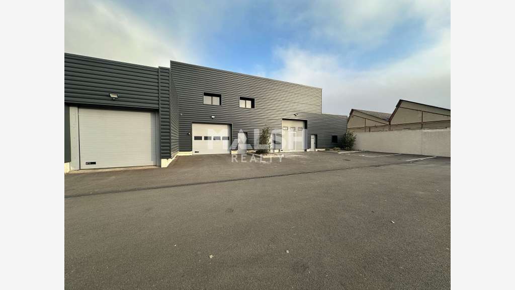 AV locaux d'activités 435m² à Villefranche/Saône