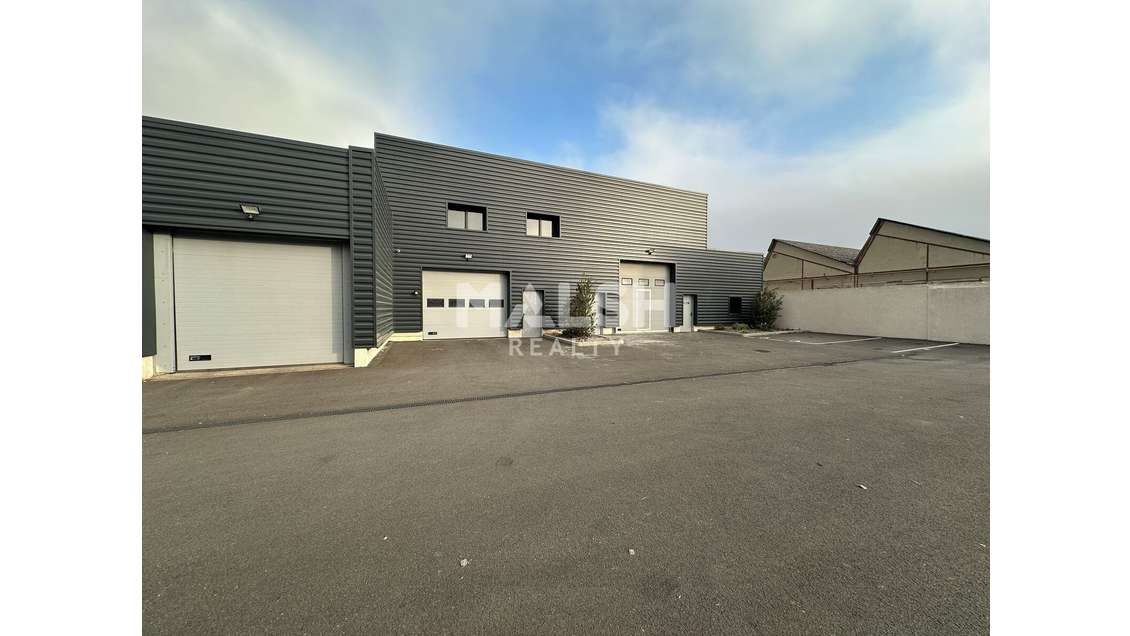 AV locaux d'activités 435m² à Villefranche/Saône