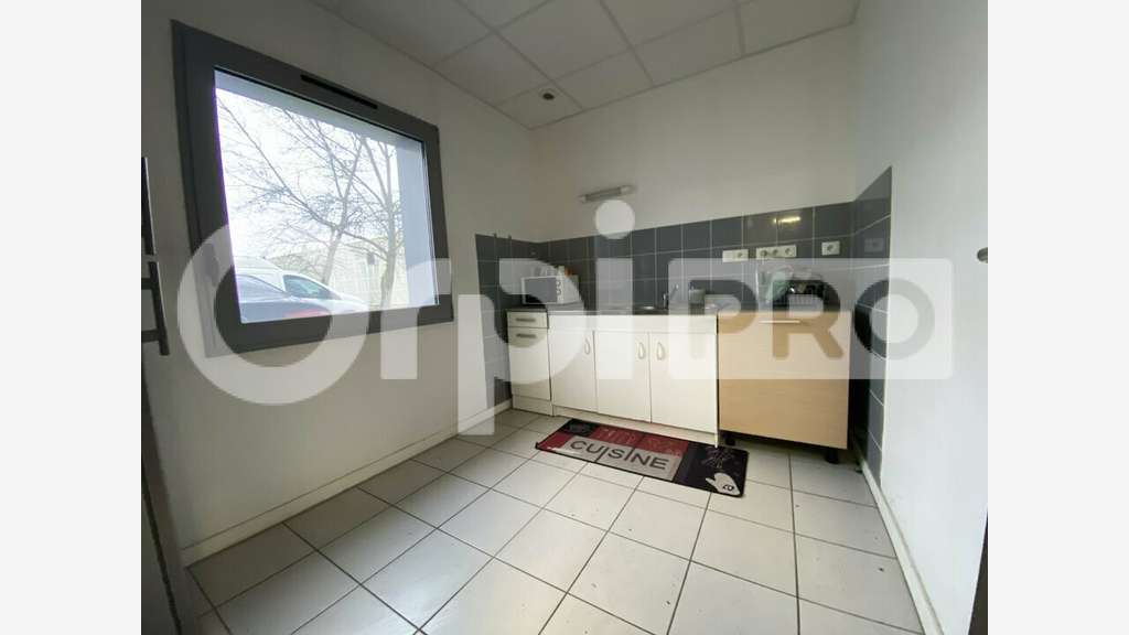 Local d'activité 570m² à Villefranche sur Saône