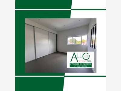 A vendre murs locaux artisans 147m² à Villefranque