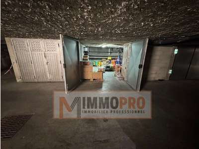 Grand box en sous-sol Villeneuve-Loubet Plage