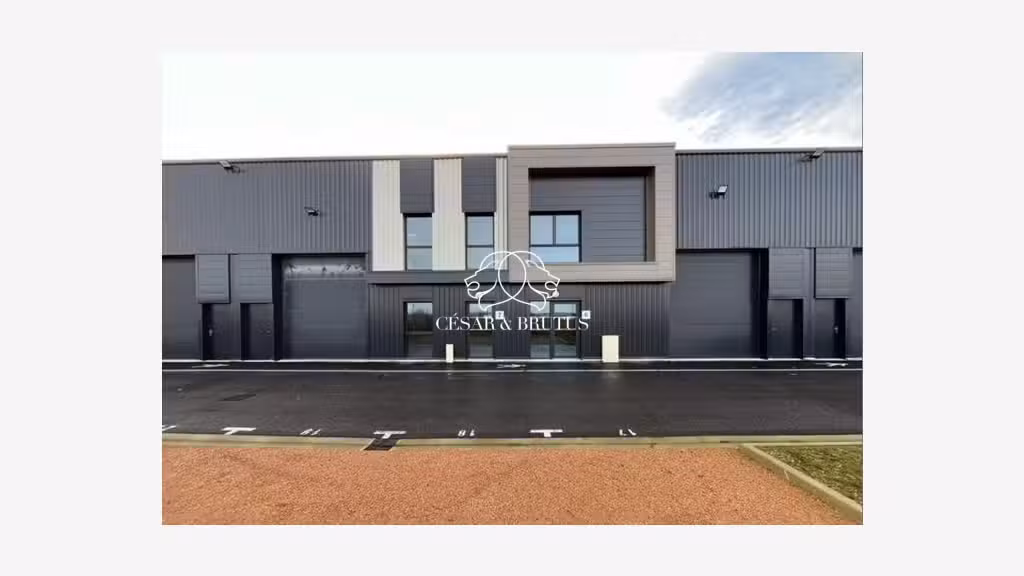 Vente local d'activité brut 218m² Est Lyonnais