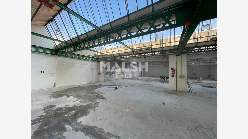 Locaux 3350m² à vendre à Villeurbanne