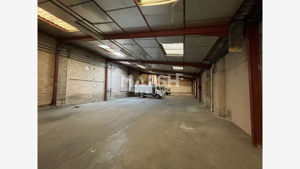 Locaux 3350m² à vendre à Villeurbanne