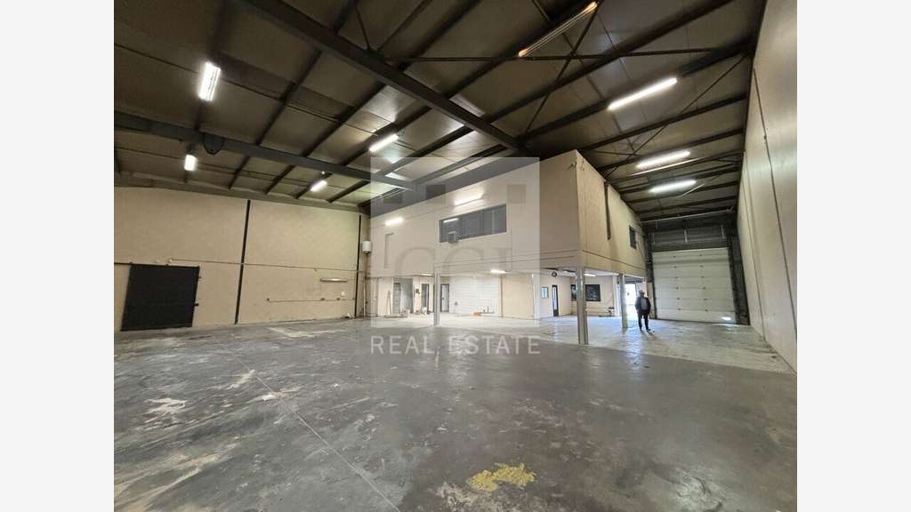 Local d'activité 2600m² à vendre à Villeurbanne