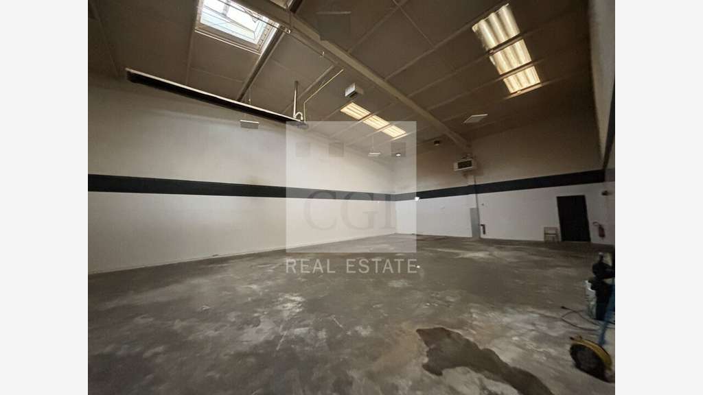 Local d'activité 2600m² à vendre à Villeurbanne