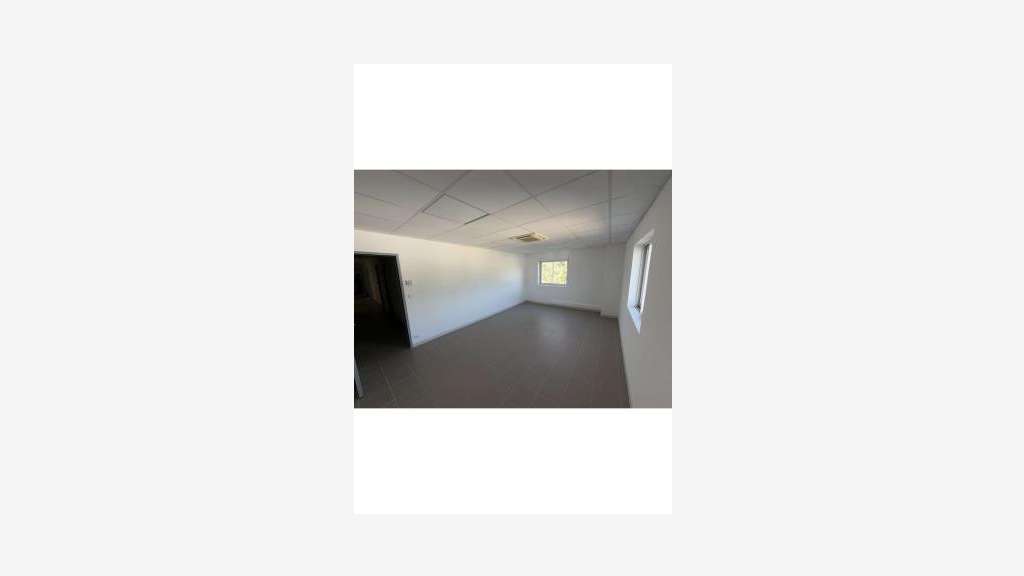 Vente local d'activité bureaux de 1200m² à Violes