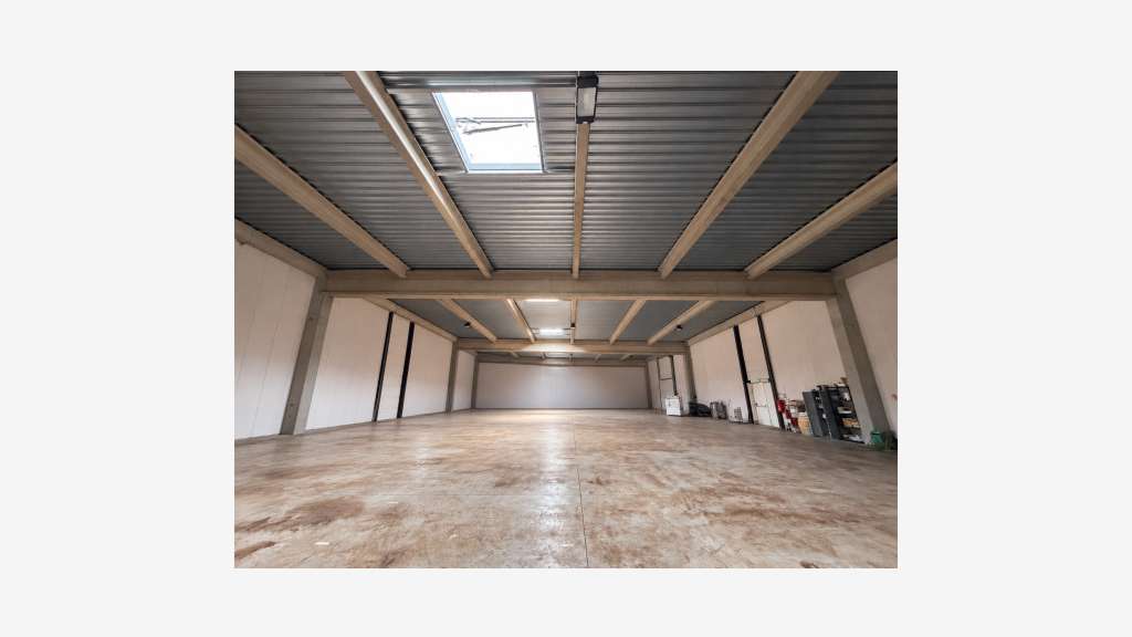 Vente local d'activité bureaux de 1200m² à Violes