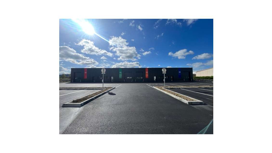 Vente local d'activité de 1 000m² en za à Vire