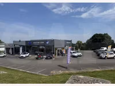 A VENDRE - VITRE - Bâtiment 675m² développés sur f