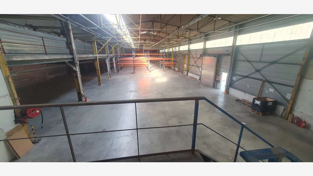 A vendre bâtiment industriel 5915m² ZI Vitrolles