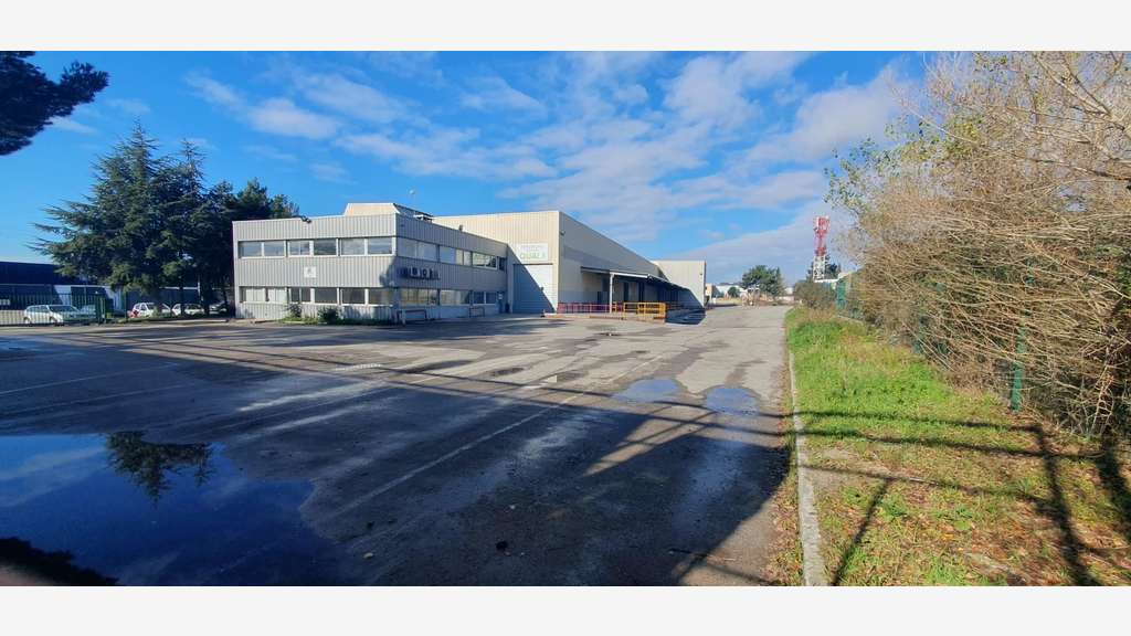 A vendre bâtiment industriel 5915m² ZI Vitrolles