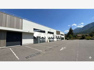AV local d'activité récent bureaux 1074m² Voreppe
