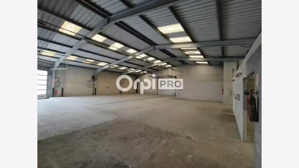Local d'activité 898m² à vendre à Épernay