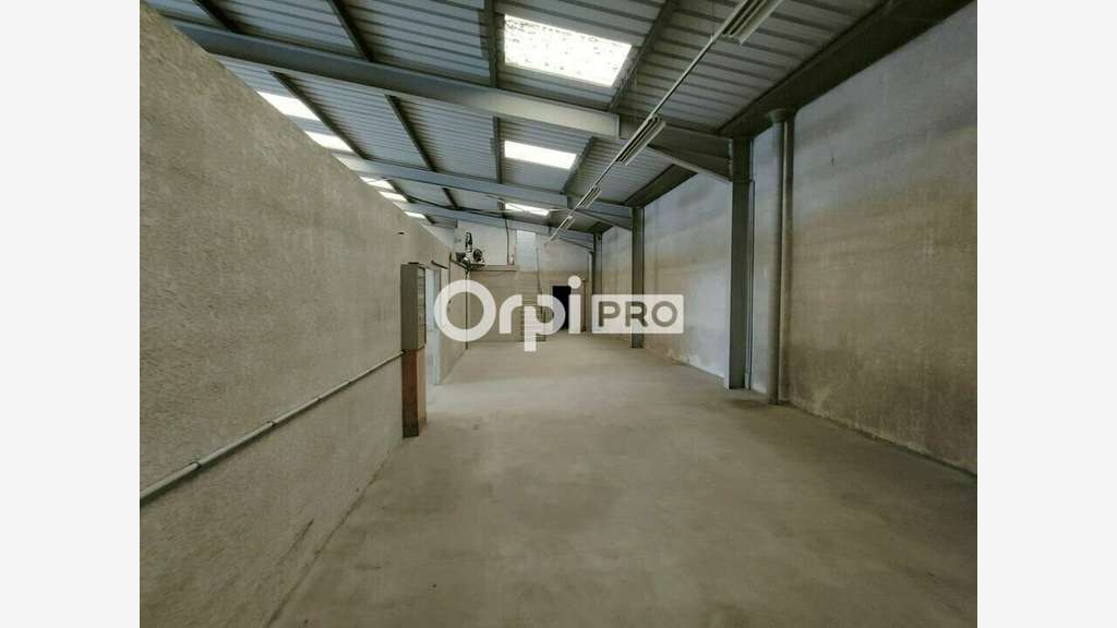 Local d'activité 898m² à vendre à Épernay