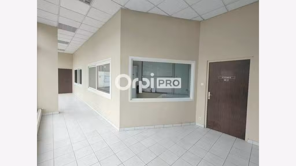 Local d'activité 898m² à vendre à Épernay