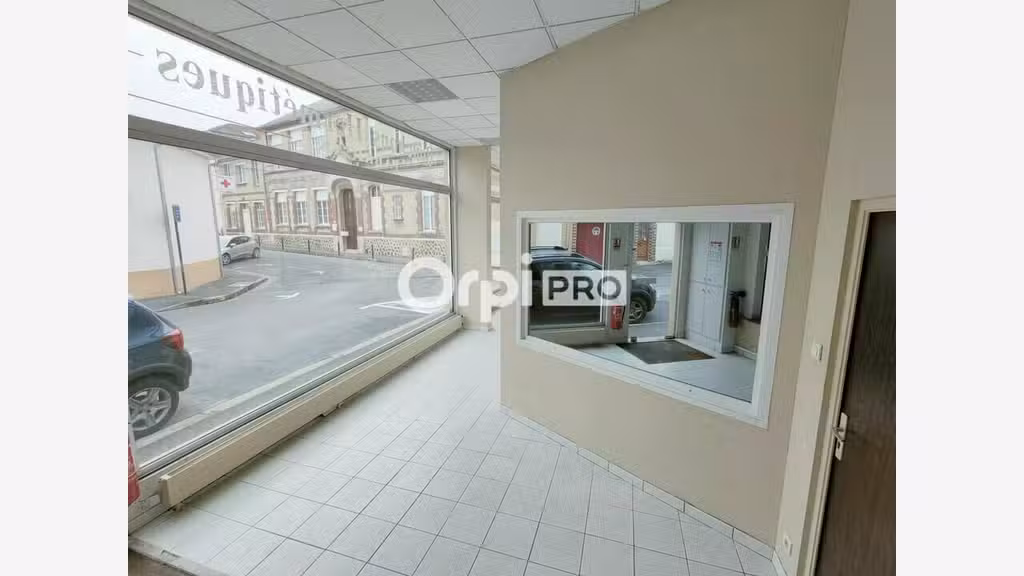 Local d'activité 898m² à vendre à Épernay