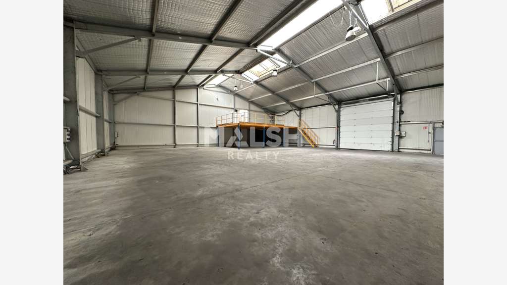 Vente local d'activité bureaux de 1497m² à Fareins