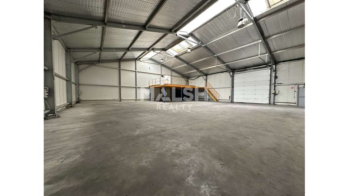 Vente local d'activité bureaux de 1497m² à Fareins