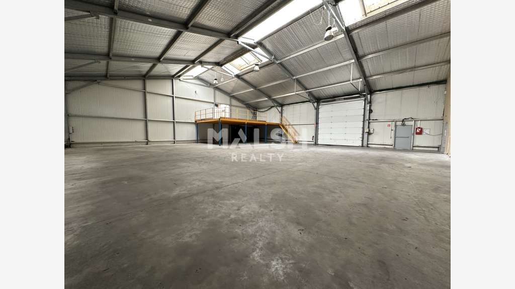 Vente local d'activité bureaux de 1497m² à Fareins
