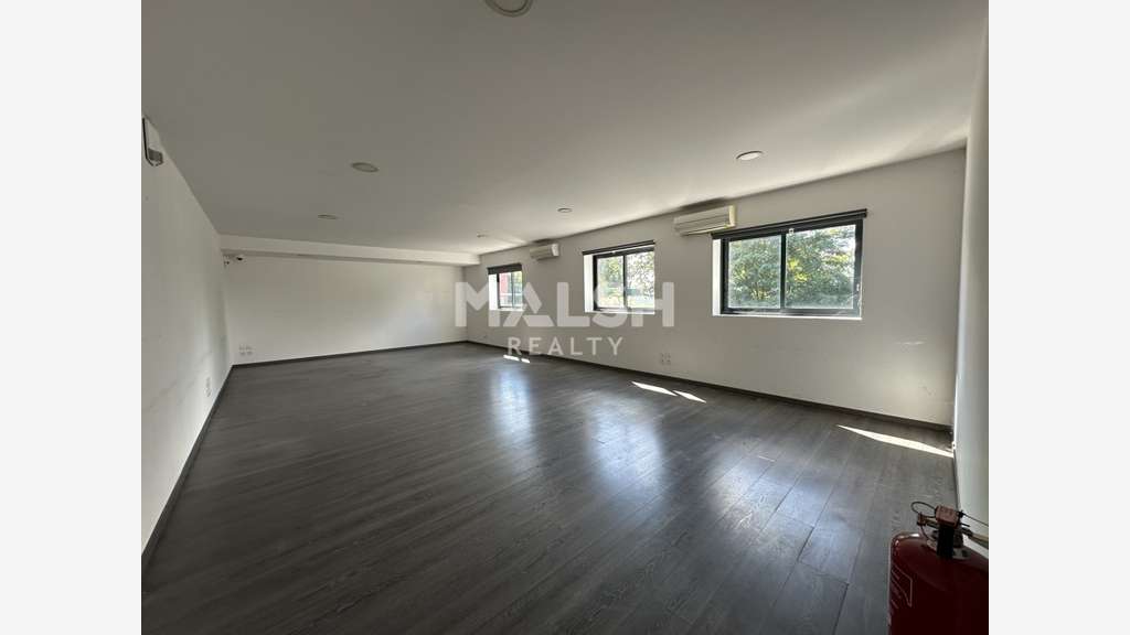 Vente local d'activité bureaux de 1497m² à Fareins