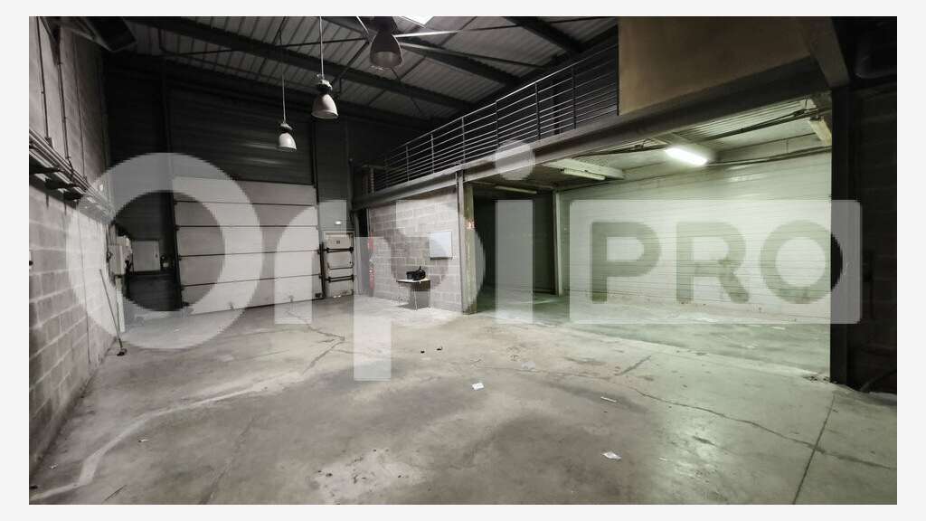Vente local d'activité 253m² à Grigny accès A6