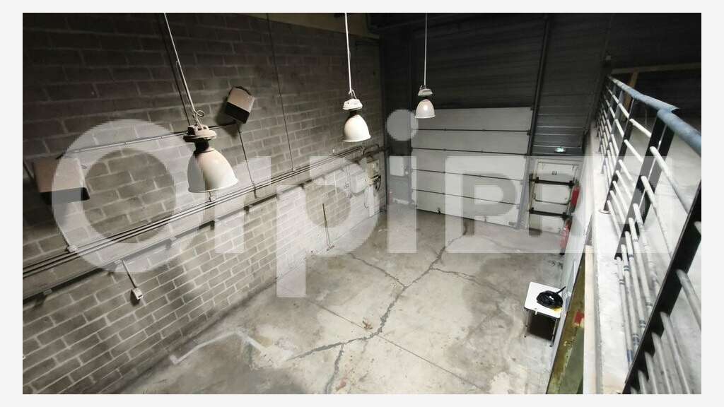 Vente local d'activité 253m² à Grigny accès A6