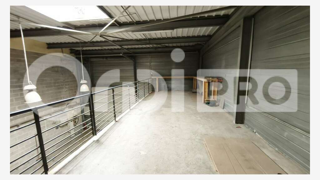 Vente local d'activité 253m² à Grigny accès A6
