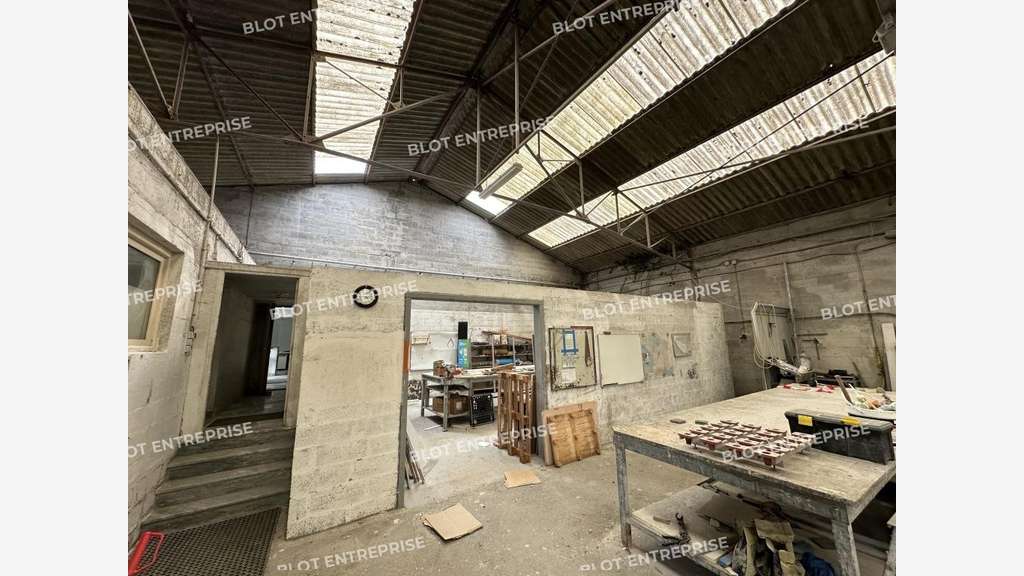 A vendre local d'activités 2500m² à Guidel