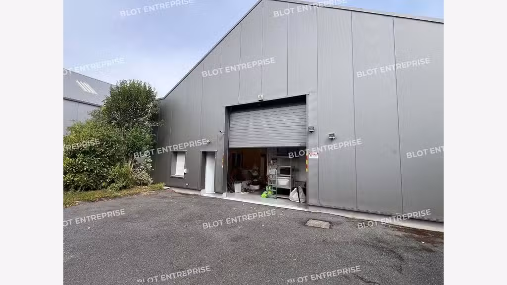A vendre cellule 275m² à La Chapelle-des-Fougeretz