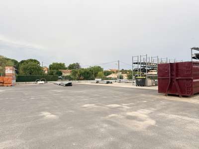 Ensemble magasin et entrepôt 1940m² La Couronne