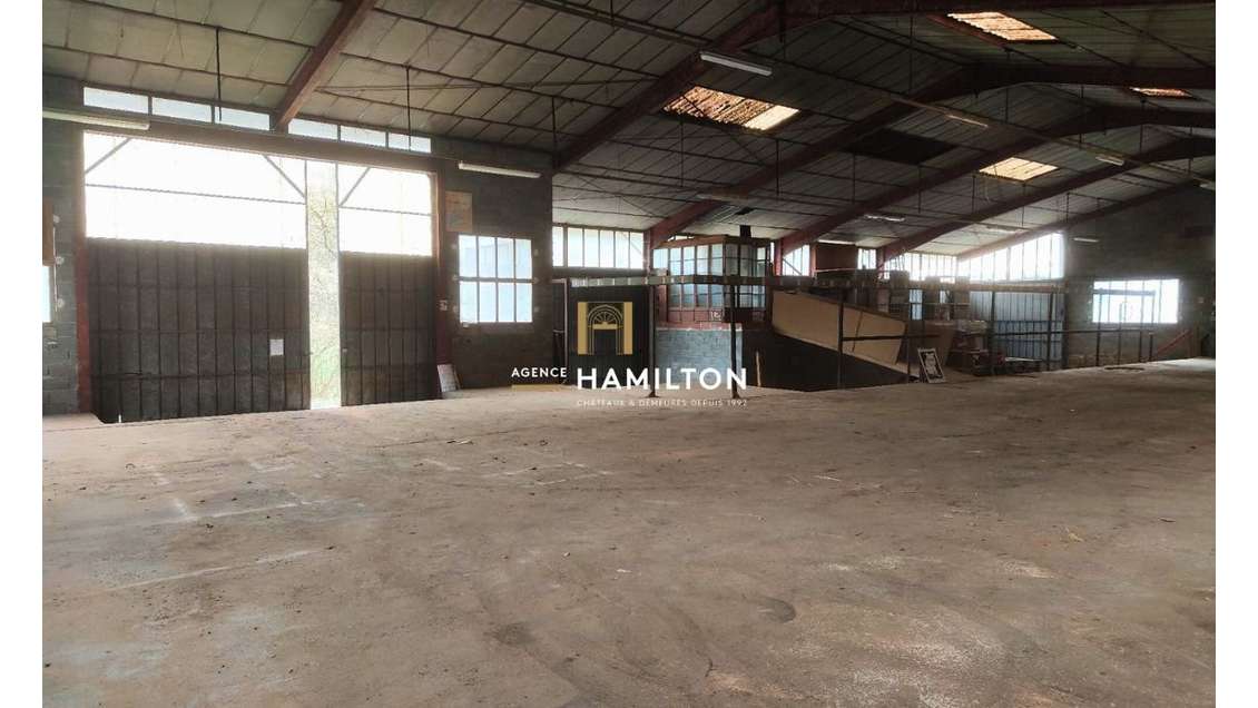 AV ancien atelier de menuiserie à La Rouquette,