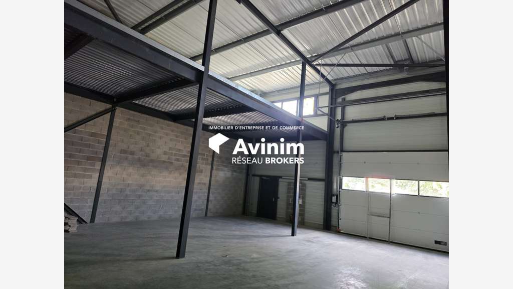 Local d'activité neuf 188m² à vendre à Lunel