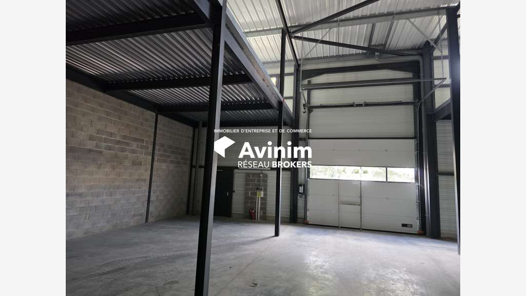 Local d'activité neuf 188m² à vendre à Lunel