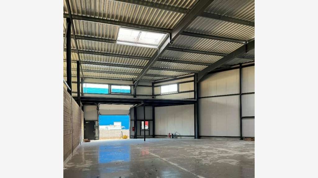 Vente local d'activité 296m² à Lunel-Viel