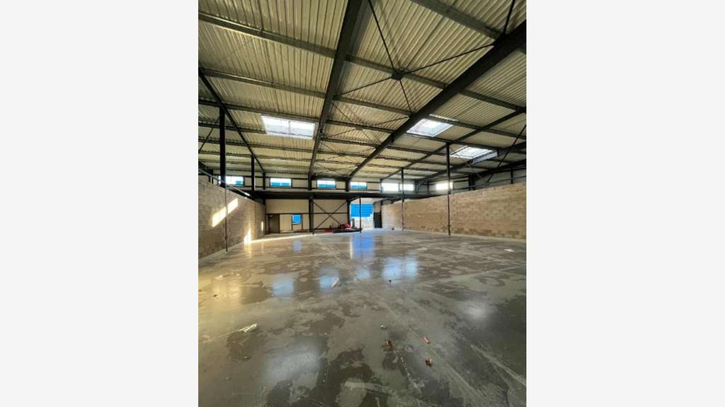 Vente local d'activité 296m² à Lunel-Viel