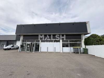 Locaux d'activités / showroom à vendre à Messimy