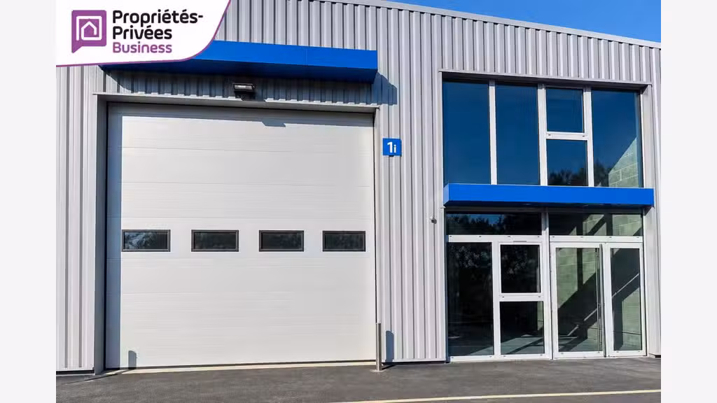 Local professionnel 170m² à vendre à Miniac-Morvan