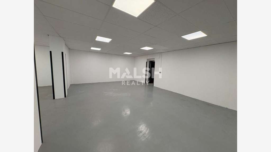 Local mixte activités et bureaux 260m² à Marcilly