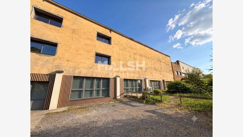 Local mixte activités et bureaux 260m² à Marcilly