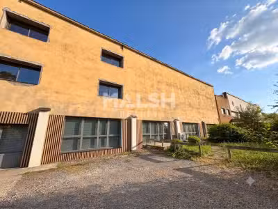 Local mixte activités et bureaux 260m² à Marcilly