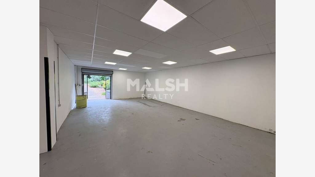 Local mixte activités et bureaux 260m² à Marcilly