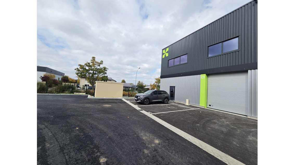Vente local d'activité neuf 276m² à Angers Est A87