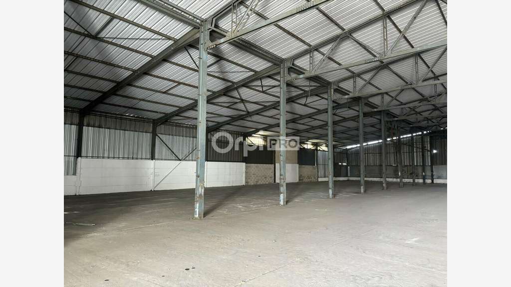 Entrepôts de stockages à vendre à Orange