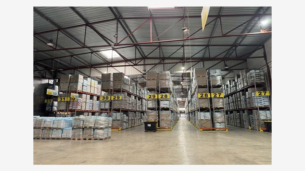 Plateforme logistique 26500m² à vendre à Nîmes